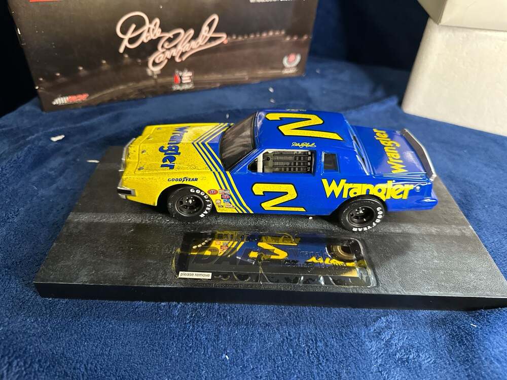 Motorsports Authentics Dale Earnhardt #2 Wrangler 1981 Pontiac Ventura 1:24 Diec